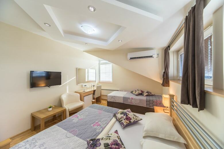 Hotel F Apartments