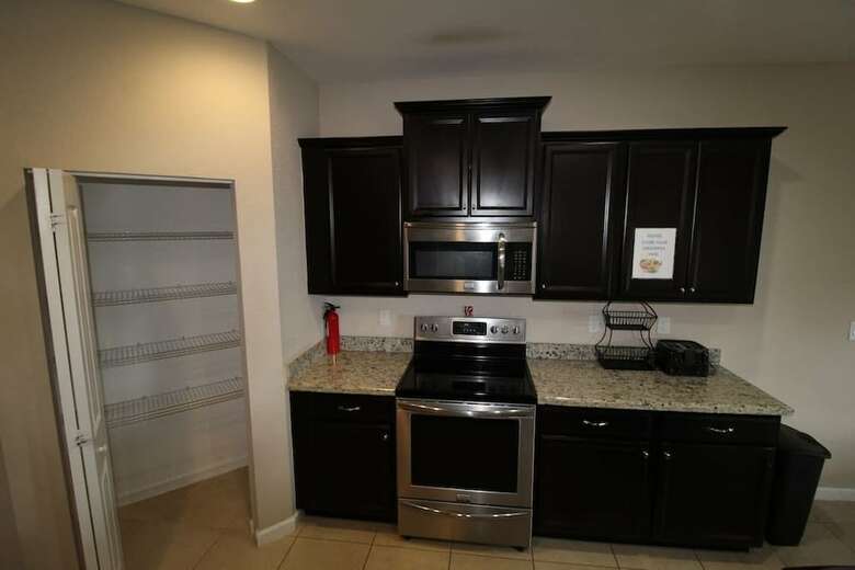 4br 3ba House In Miami By Asvr-12748