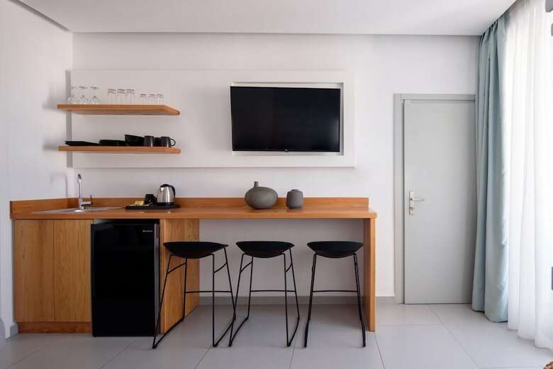Hotel Harmony Suites