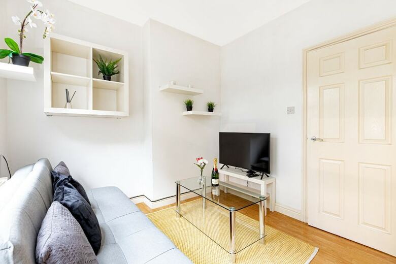 Liverpool Street City Apartment