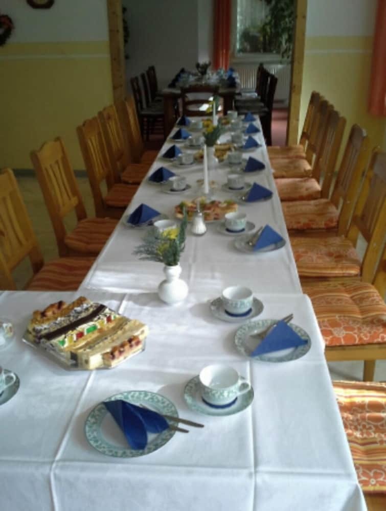 Hotel Pension Zur L�rche