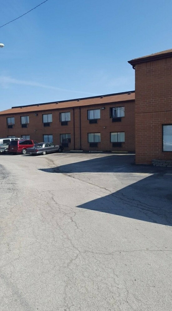 Hotel Fort Wayne Inn