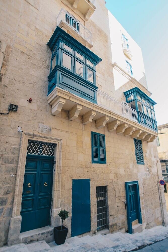 Apartamentos Sally Port Suites