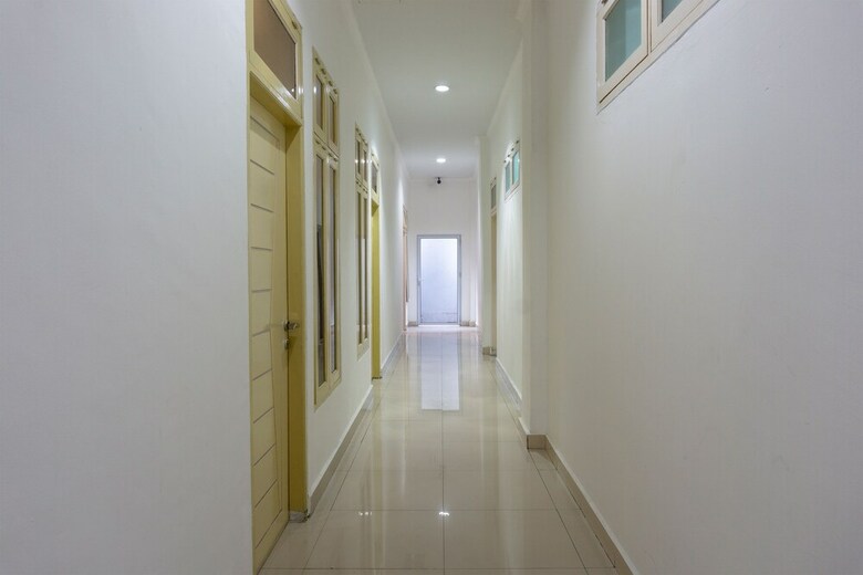 Hostal Oyo 916 Bintara Guest House
