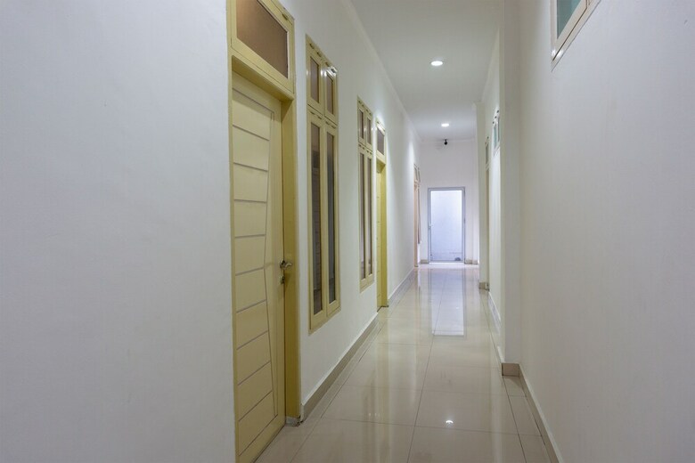 Hostal Oyo 916 Bintara Guest House