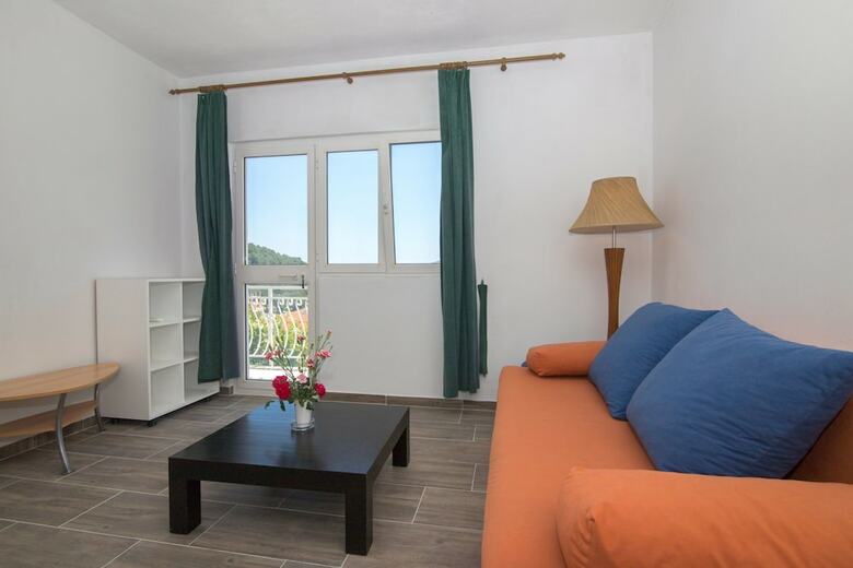 Apartments Jakov