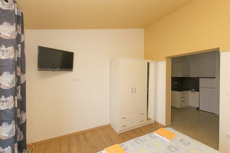 Apartments And Room Central Position