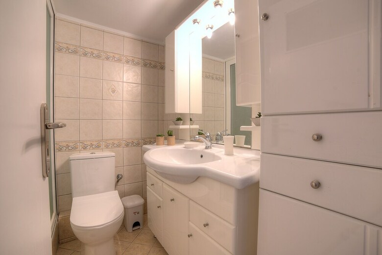 L' Apartment Blanc Dans Le Centre de Glyfada
