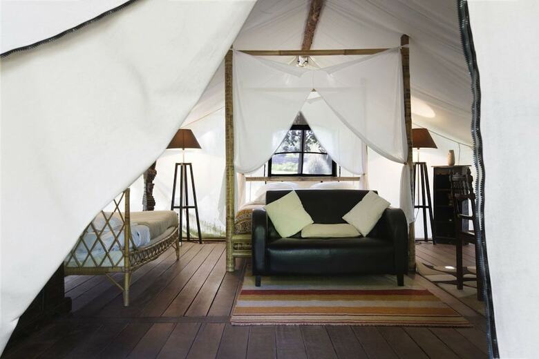 Hotel H�bergements Insolites Domaine Arvor Spa