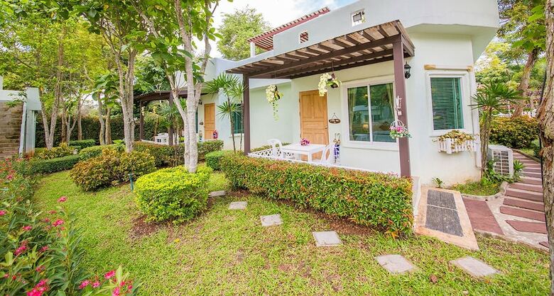 Hotel Villa Reina Khao Yai Resort
