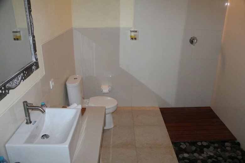 Bed & Breakfast D'muncuk Huts Lembongan