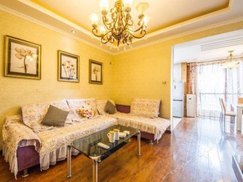 Swan Apartment