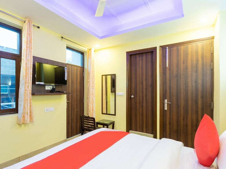 Airport Hotel R S Palace