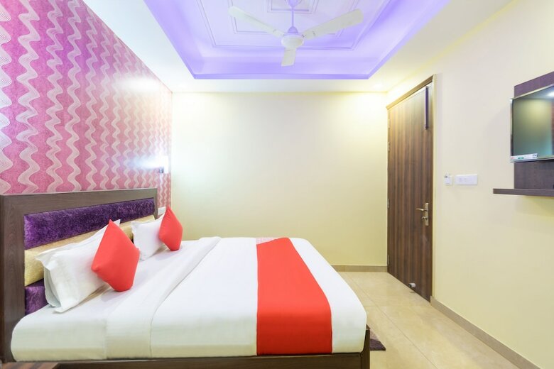 Airport Hotel R S Palace