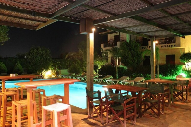 Aparthotel Petros Village