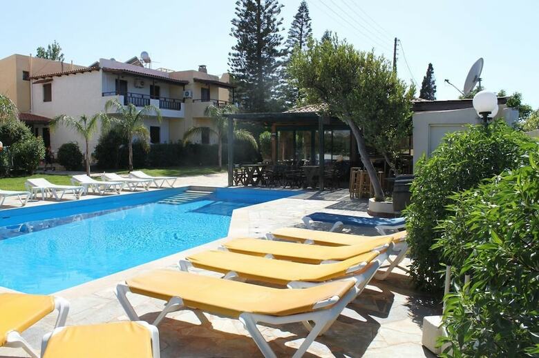 Aparthotel Petros Village