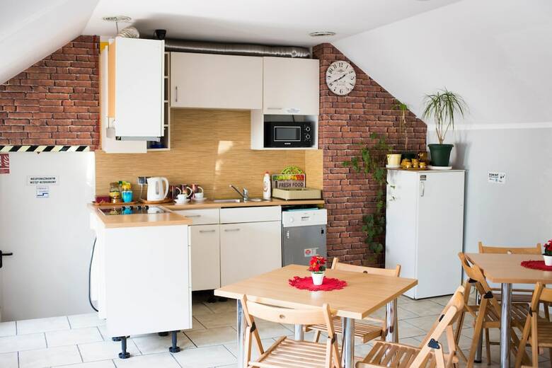 Hostal Nearby Airport Hostel