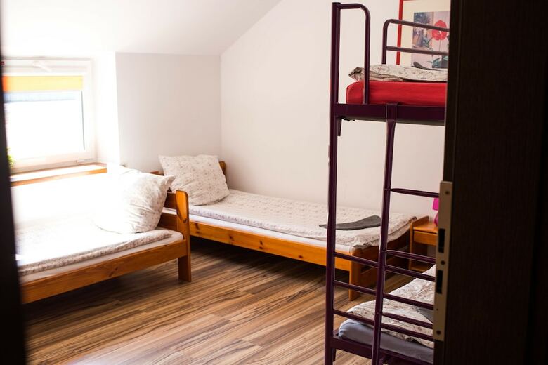 Hostal Nearby Airport Hostel
