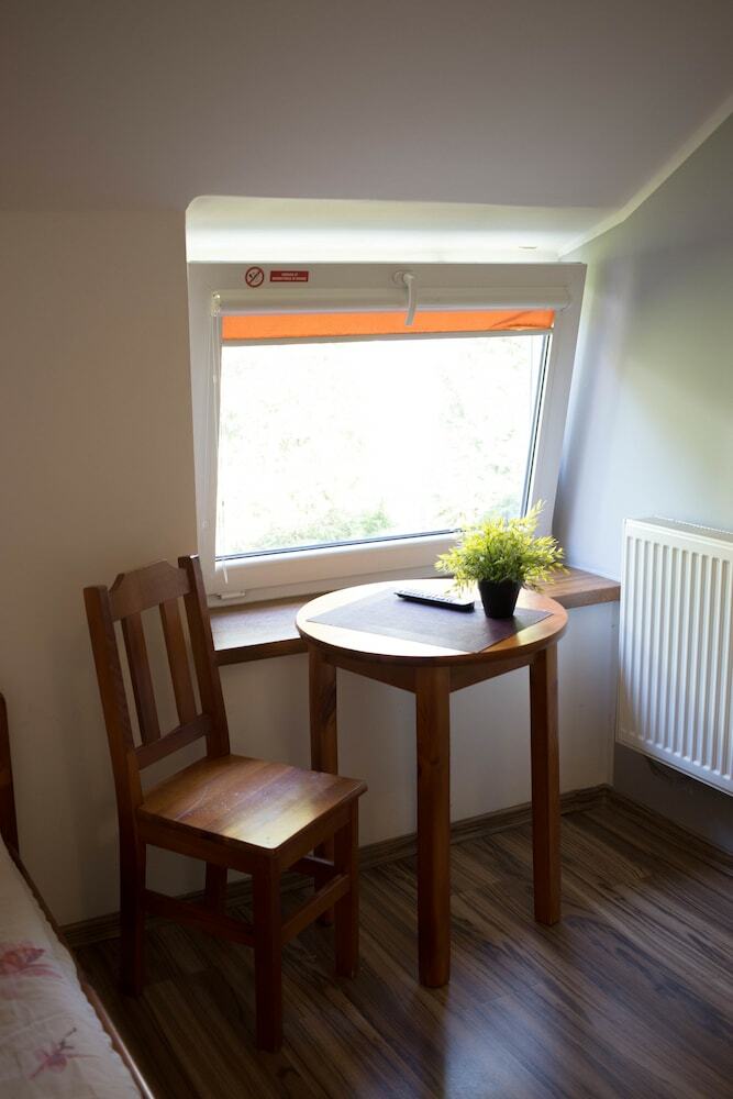 Hostal Nearby Airport Hostel