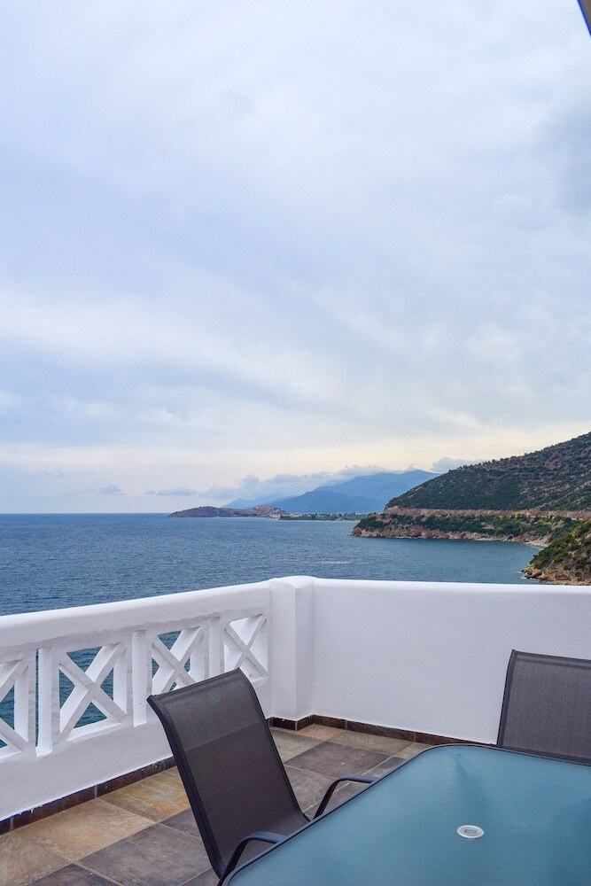 Apartamentos Muses Seaside Villas