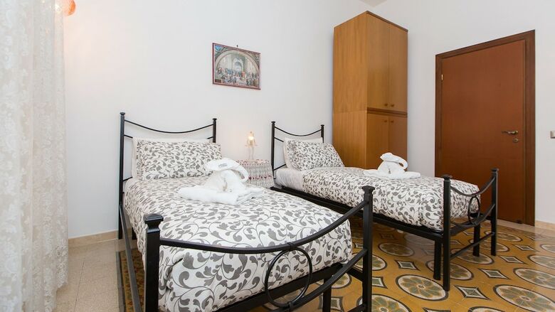 Rental In Rome Colosseum Apartment