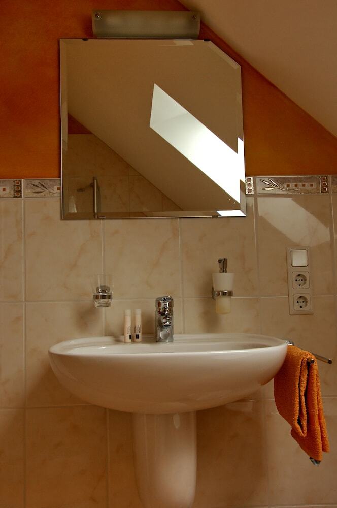Hotel Wein- Und Gaestehaus Genetsch