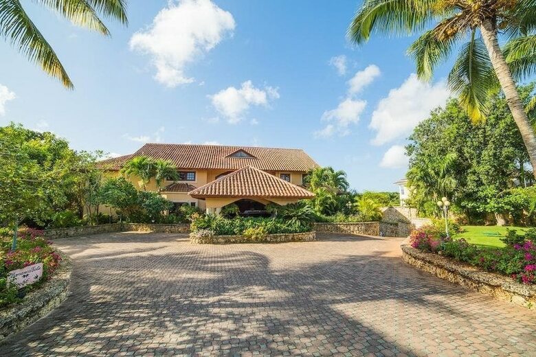 8br 9ba Barranca Villa By Asvr