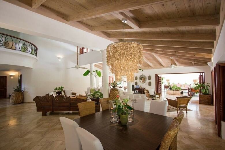 5br 4.5ba Las Pi�as Cdc Villa By Asvr