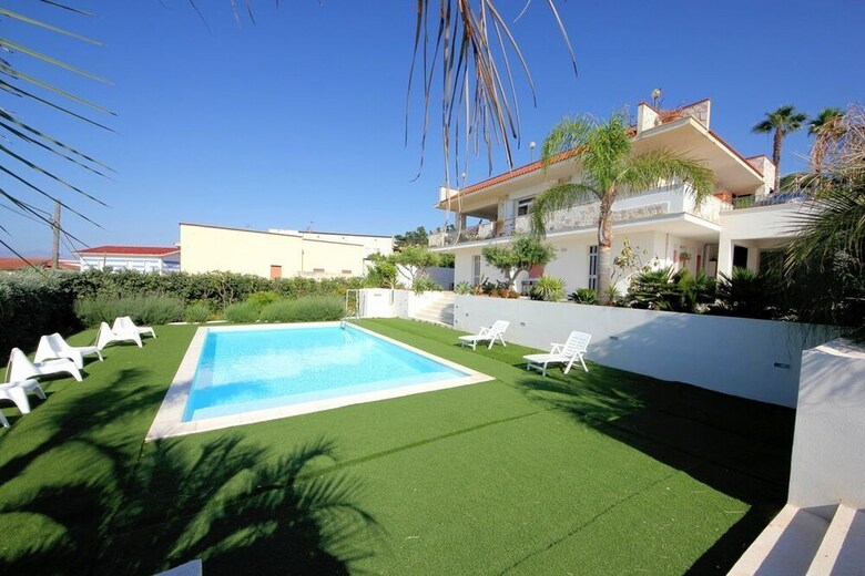 Villa Iris