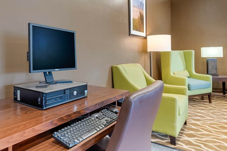 Hotel Comfort Inn & Suites