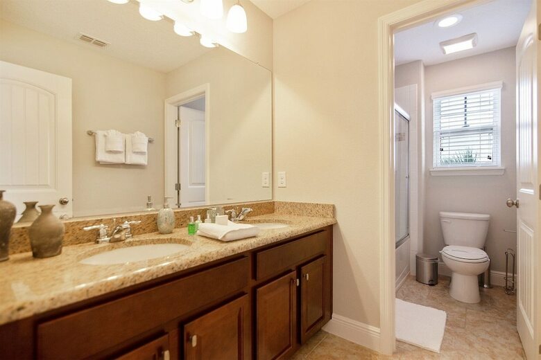 6br 5ba Solterra Pool Home