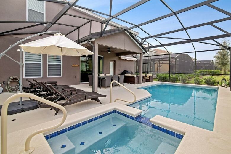 6br 5ba Solterra Pool Home