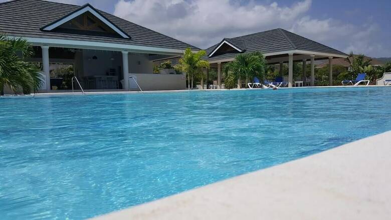 Sea Breeze Villa At Coolshade