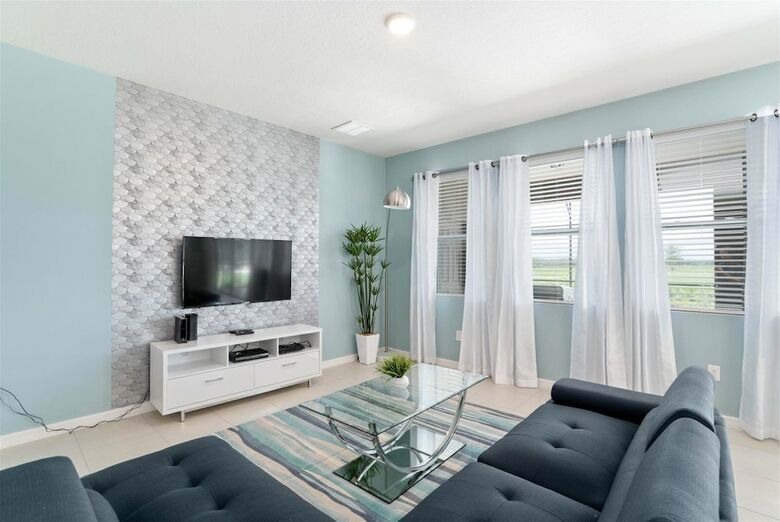5br Pool Home W Gameroom