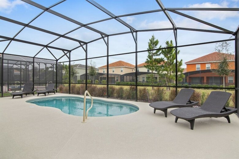 5br Pool Home W Gameroom