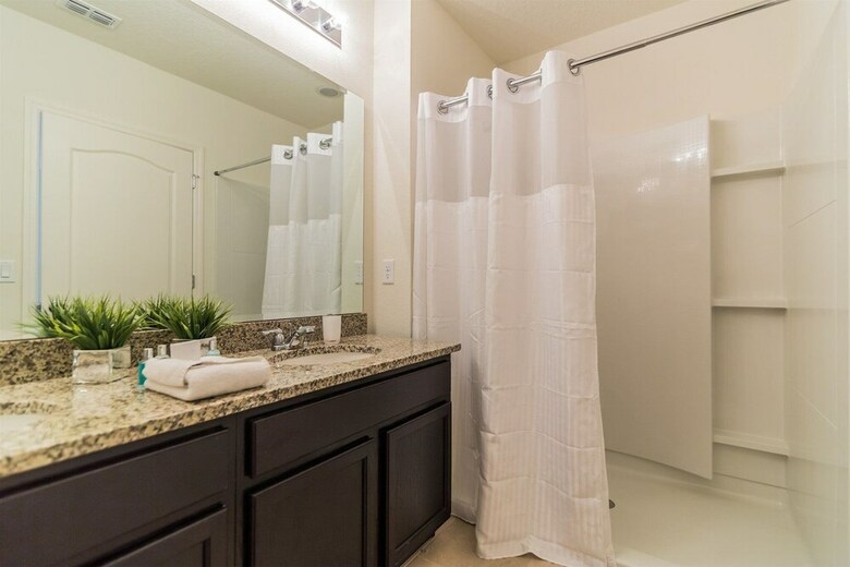 5br Pool Home W Gameroom
