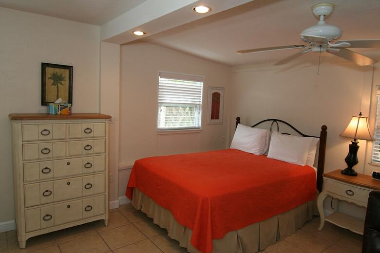 Tropical Villas Of Venice Beach
