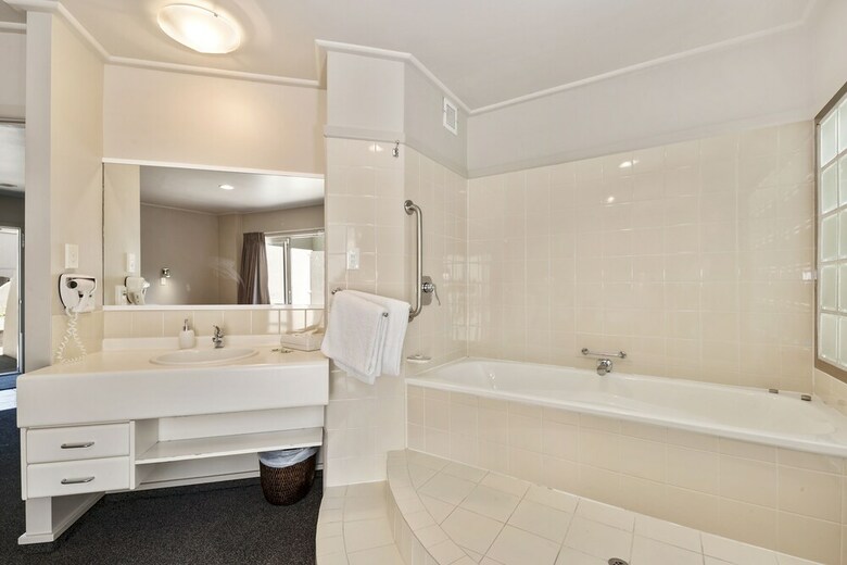 Aparthotel The Village Resort