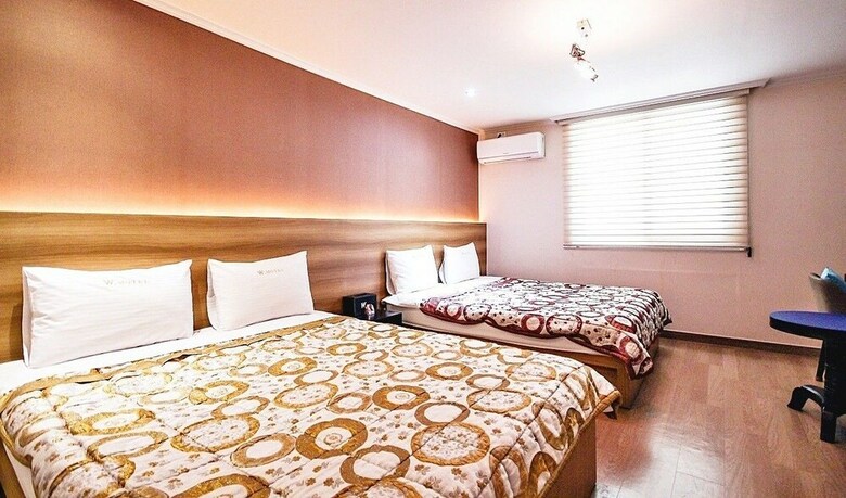 Gyeongju Bulguksa W Drive-in Hotel