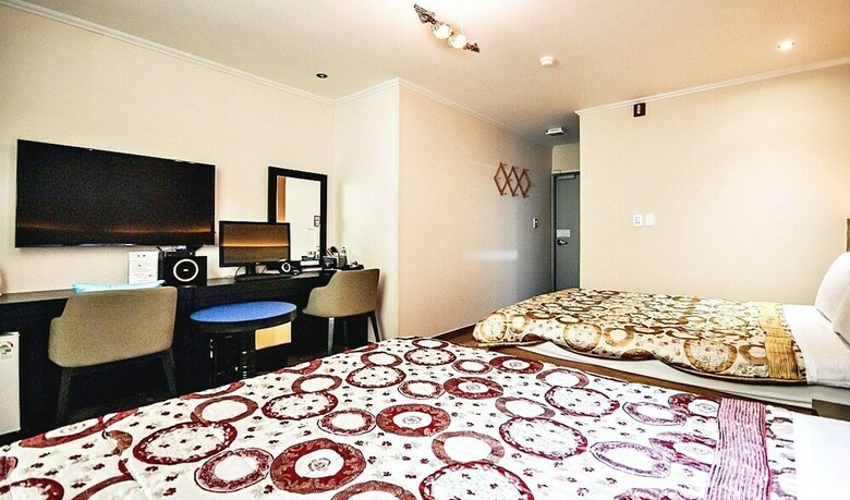 Gyeongju Bulguksa W Drive-in Hotel