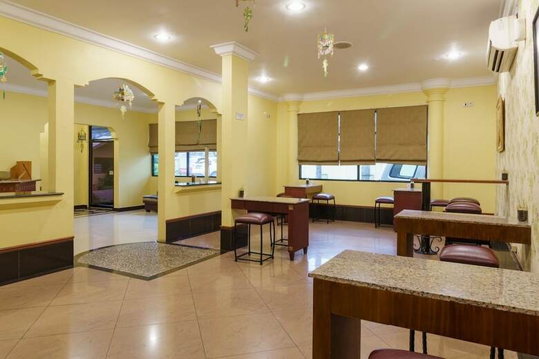 Hotel Reddoorz Plus Near Ancol