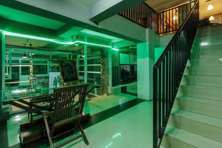 Hotel Reddoorz Premium @ Ampera Raya 2