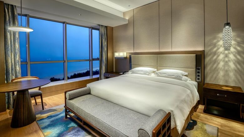 Hotel Crowne Plaza Beihai Silver Beach