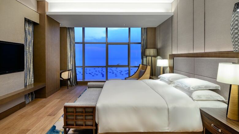 Hotel Crowne Plaza Beihai Silver Beach