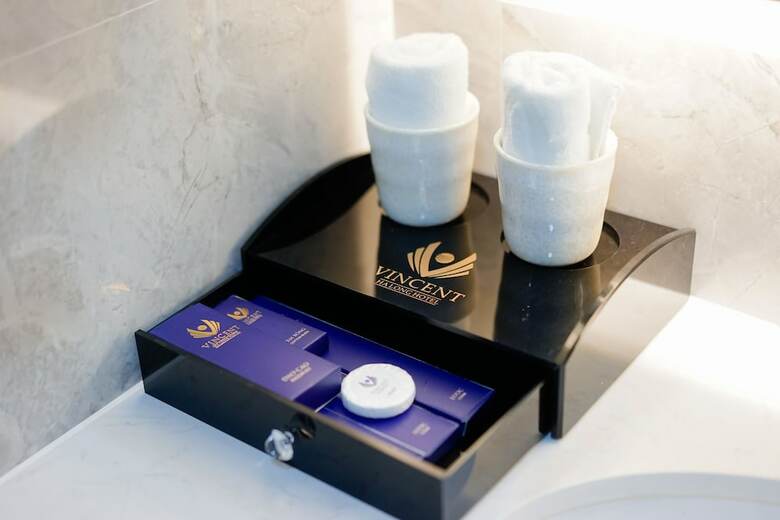 Vincent Halong Hotel
