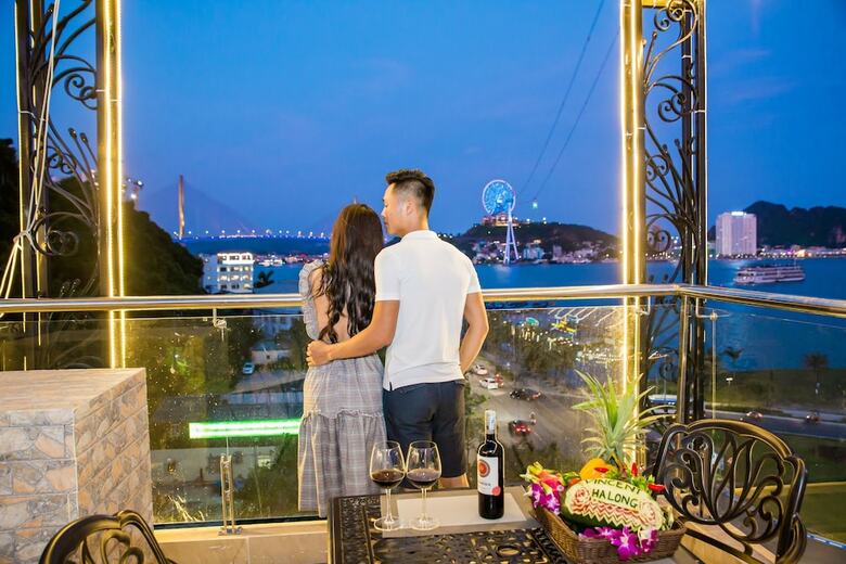 Vincent Halong Hotel