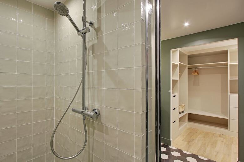 Pick A Flat's Chatelet Jour Apartments