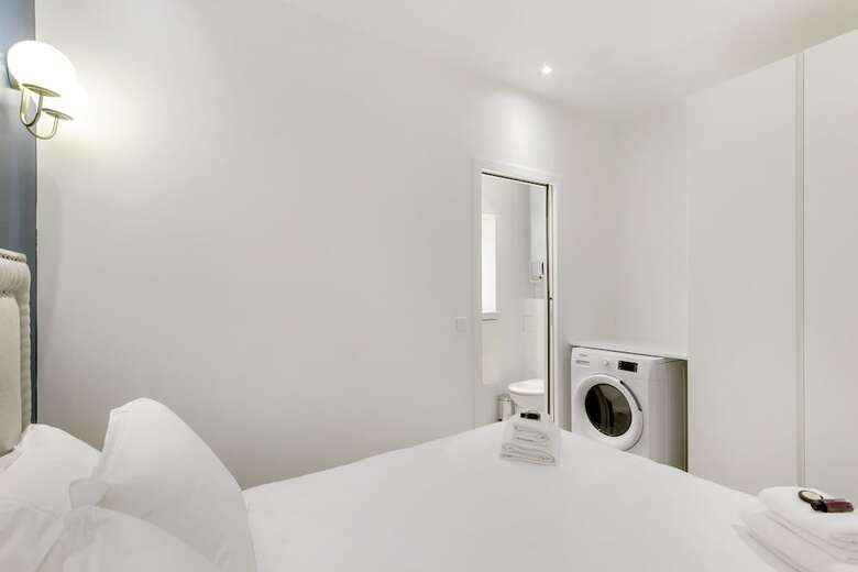 Pick A Flat's Passage Cardinet Apartment