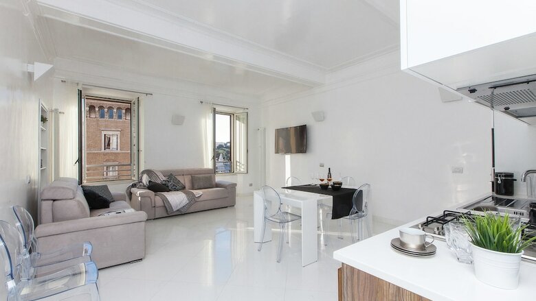 Rental In Rome Piazza Venezia View Luxury Apartment