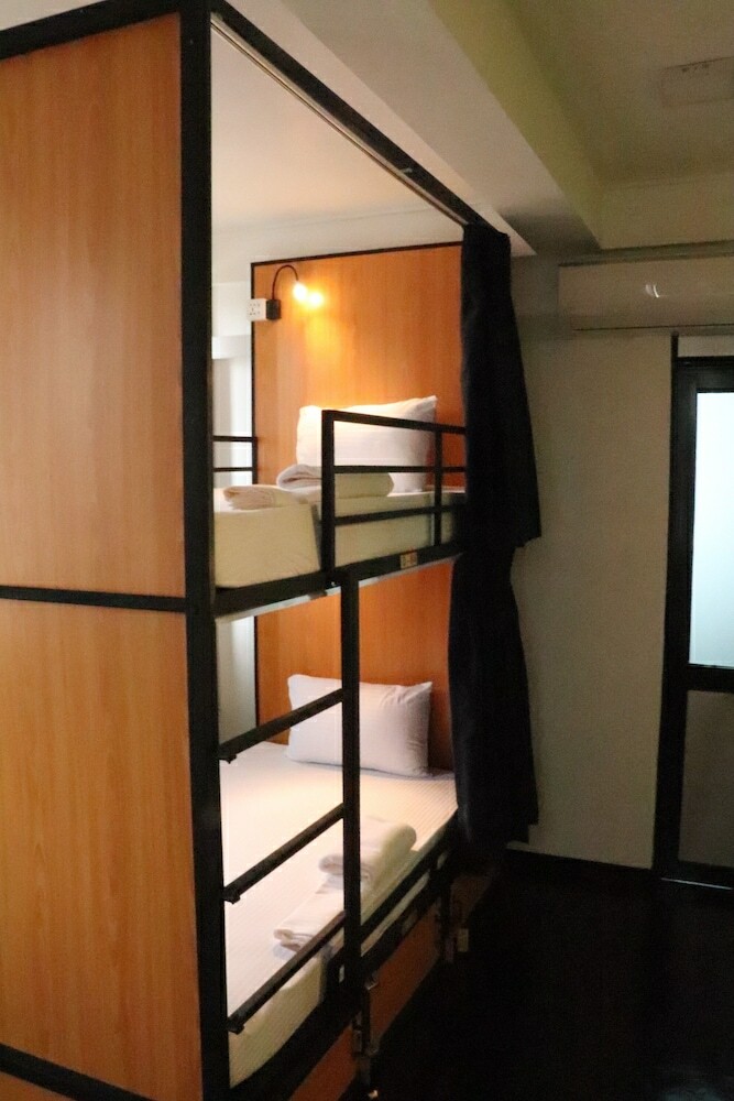 Hostal Miracle City Inn Hostel